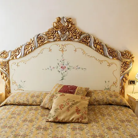 Angeles Bed & Breakfast 3*