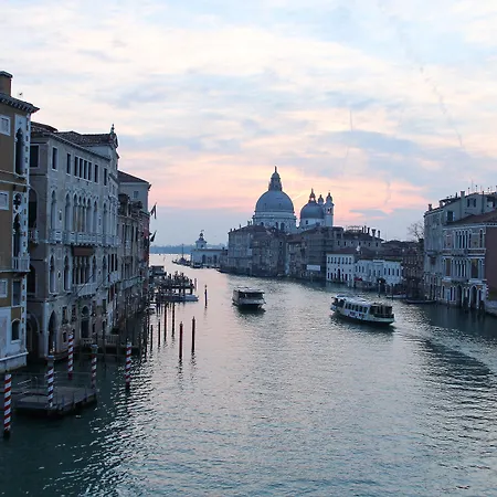 Angeles לינה וארוחת בוקר ונציה