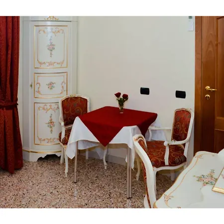 Angeles לינה וארוחת בוקר ונציה