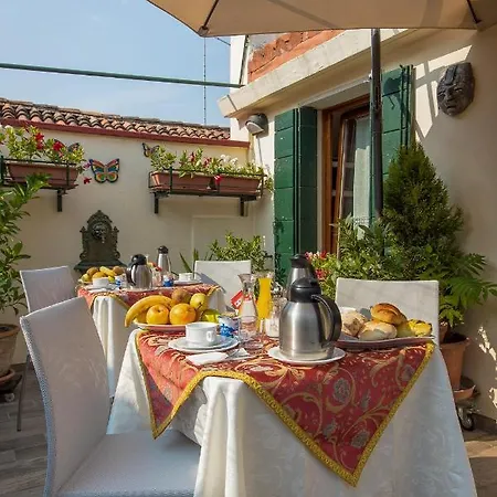Bed & Breakfast Angeles 3*